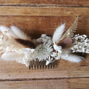 Hair comb, dried flowers