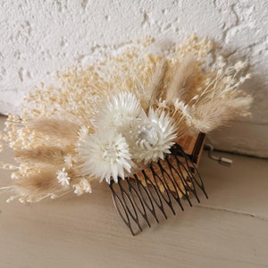 hair comb, dried flowers