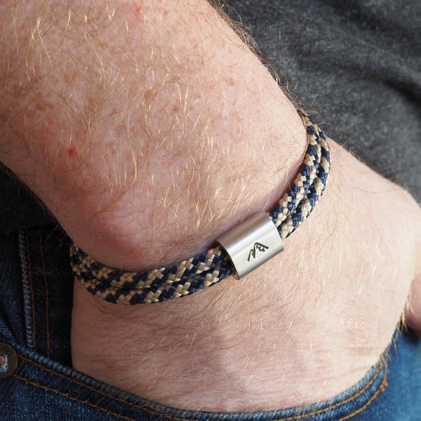 Bracelet personnalisé pour homme en corde à voile estampillée à la main | | montagne Alpiniste |