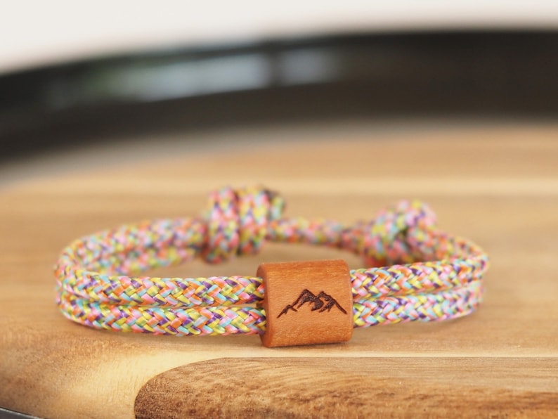 Mountaineer wooden mountain bracelet made of sailing rope with a mountain motif image 2