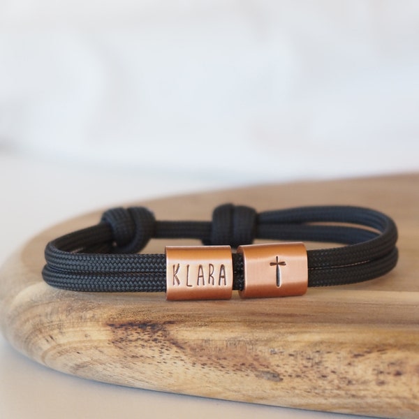 Pulsera de cruz de comunión personalizada con grabado estampado a mano para bautizo, cumpleaños, vuelta al cole, confirmación