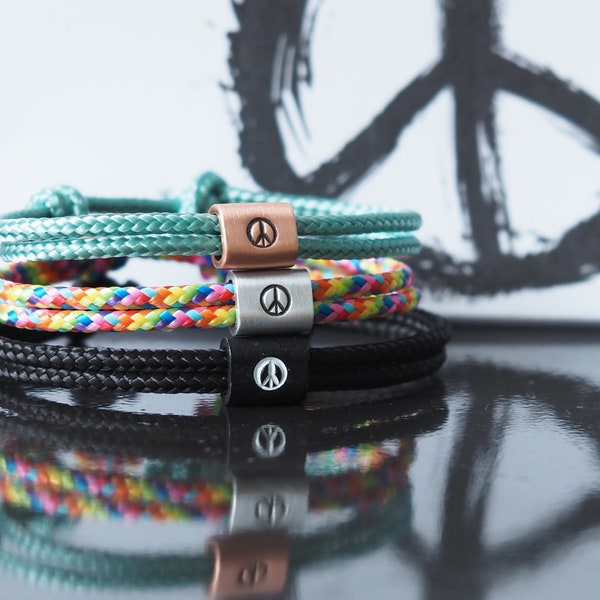 Bracelet surfeur Paix estampillée à la main, paix, amour, corde à voile personnalisée