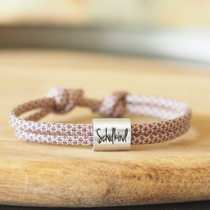 bracelet écolier myjori personnalisé avec gravure, cône scolaire, corde à voile, inscription scolaire, nom