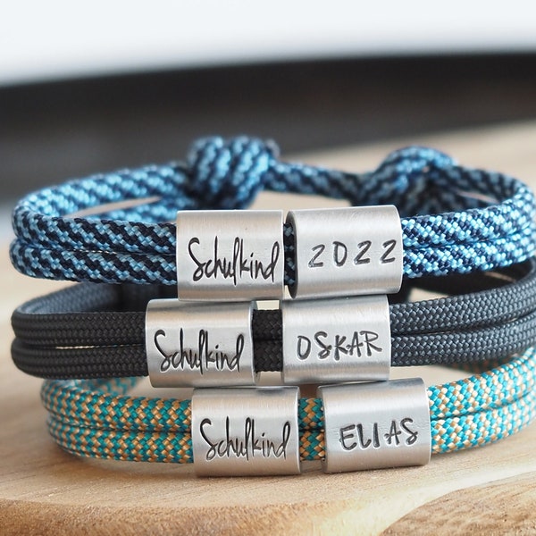 Schulkind 2023 Kinderarmband personalisiert mit Namen, Schultüte