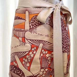 Mushroom Retro High Waist Apron