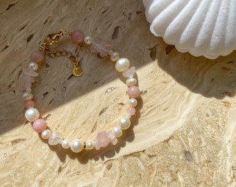 Freshwater pearl bracelet with pink details / Freshwater pearl bracelet with rose quartz