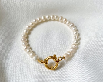 Freshwater pearl bracelet / Freshwater pearl bracelet with toggle clasp