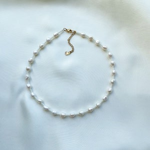 handmade freshwater pearl choker / freshwater pearl necklace image 6