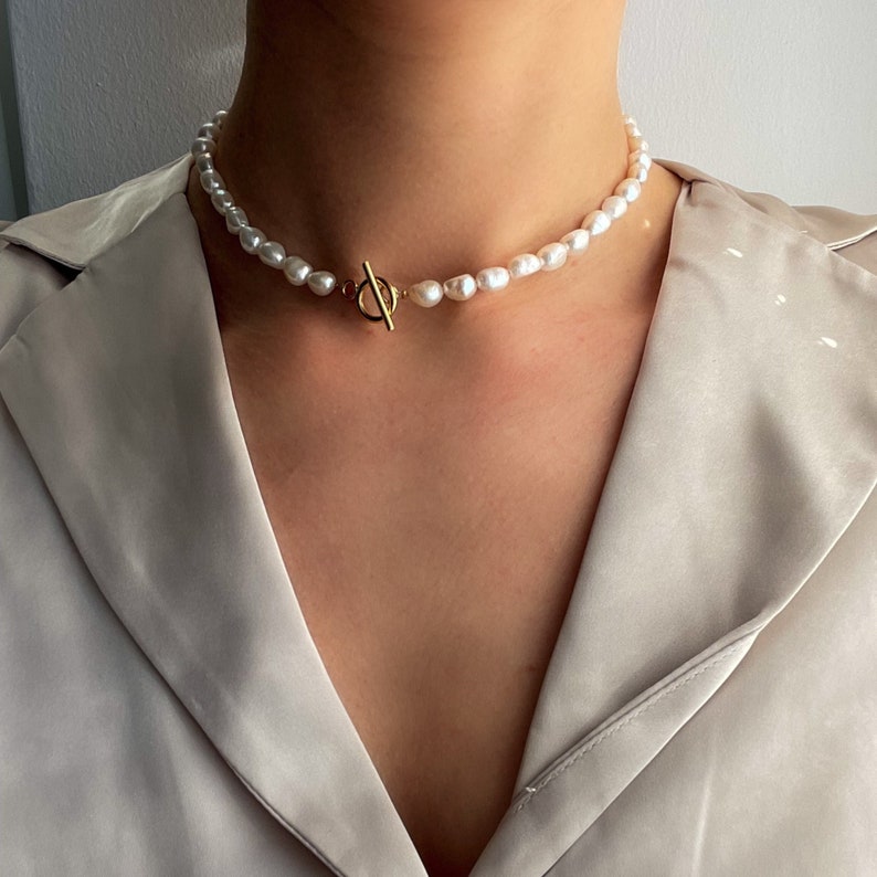 Baroque pearl choker LINA in gold or silver / freshwater pearl necklace with toggle / gift idea for women / wedding necklace image 1