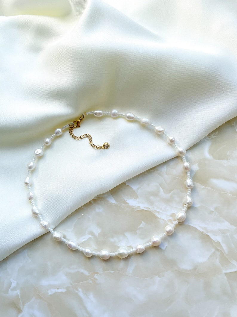 handmade freshwater pearl choker / freshwater pearl necklace image 2