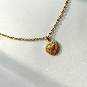 Heart necklace made of gold-plated stainless steel