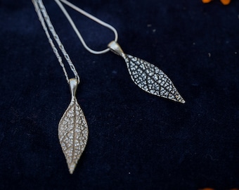 Sterling silver leaf pendant with original structure by Atelier Linnéa
