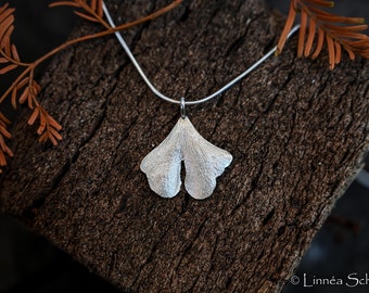 Gingko leaf pendant with original structure in sterling silver by Atelier Linnéa