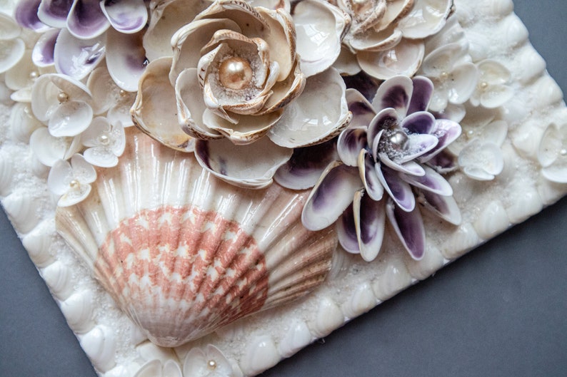 Décoration intérieure fait de coquillages Déco murale coquillages Fleurs de coquillages. Seashell bouquet. Shell Flowers. image 1