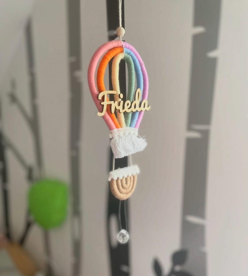 Sonnenfänger Suncatcher - Fensterhänger Kinderzimmer - Personalisiert Makramee Regenbogen Ballon mit Name