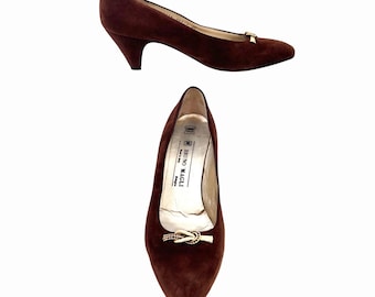 Vintage BRUNO MAGLI 80'S Brown SUEDE Pumps Heels w/ Gold Metal Detail Italian 8B Fits Lk 7
