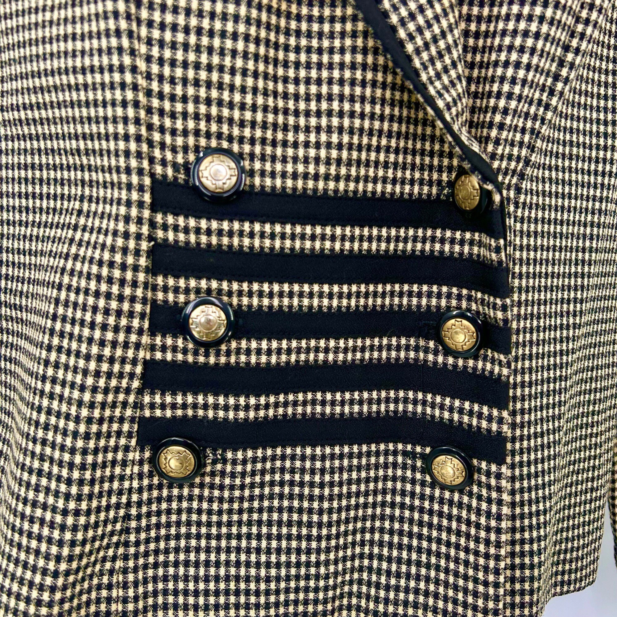 【きれいめファッション51選】上品さと清潔感をキープし Vintage 80S VIRGO II Black & Beige Checker Double Breasted スーツ