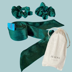 Hair Curler Heatless Curling Ribbon Wave Former with 2 Matching Satin Scrunchies and a Bag