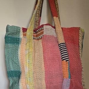 Sac fourre-tout Kantha - Sac Saree/sac bohème/sac pour femme/sac Kantha recyclé/sac cadeau | Cadeaux respectueux de l'environnement | Sac cadeau/recyclé