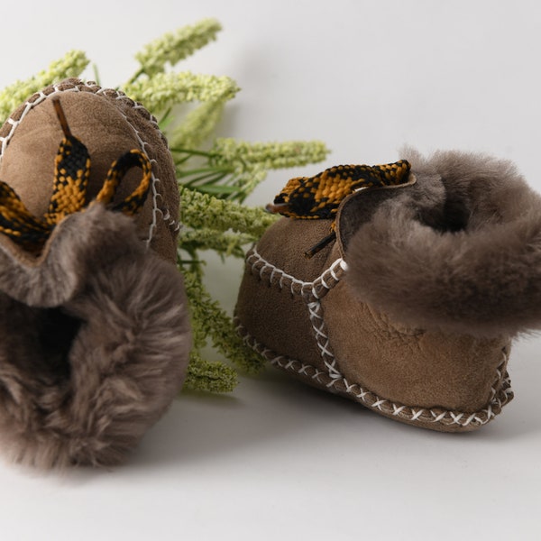 Handmade Baby Booties,Brown Sheepskin Slippers, Soft Sole Baby Shoes,Chaussons Cuir Bebe,First Baby Shoes,Toddler Moccasin Slippers