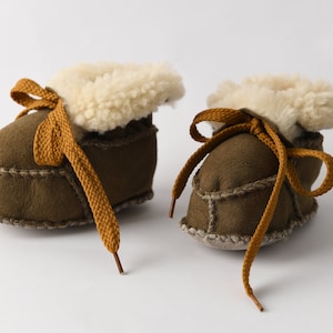 Handmade Baby Booties,Sheepskin Toddler Slippers,Soft Sole Baby Shoes,Lace Baby Booties,Leather baby shoes