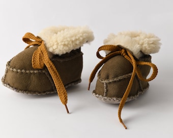 Handmade Baby Booties,Sheepskin Toddler Slippers,Soft Sole Baby Shoes,Lace Baby Booties,Leather baby shoes