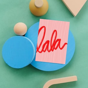 Postkarte • LALALA• Karten  | Rose | rosa | Pastel  | Positiv  | pastell | lustig  | coole Postkarten | lachen | Singend | Geburtstag