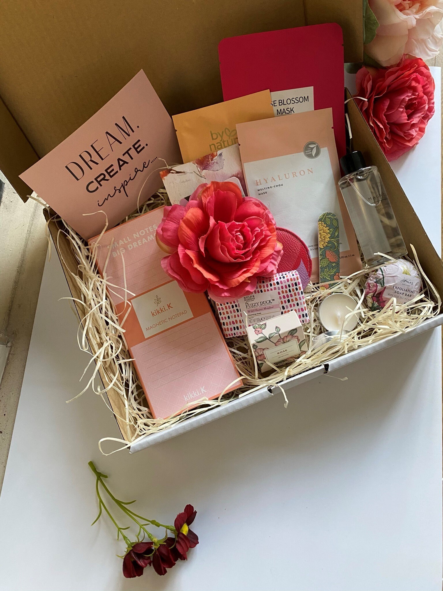 Unwrap Extravagance: The Most Luxurious Gifts Of The Season - q6gjp6j