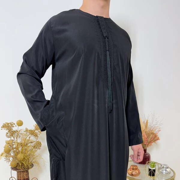 Black Emirati Qamis | Men's Eid outfit | Men's Qamis | Ramadan outfit | Men's prayer outfit | Men's Islamic outfit | Saudi Qamis