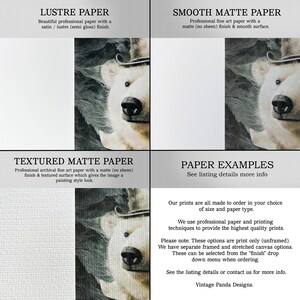 Op de afbeelding: Een vergelijking van verschillende papiersoorten voor kunstafdrukken. De opties omvatten Lustre Paper, Glad Mat Papier, Gestructureerd Mat Papier. De afbeelding bevat ook een ijsbeer met een hoge hoed en de tekst "Papier Voorbeelden" en "Zie de lijstdetails voor meer informatie".