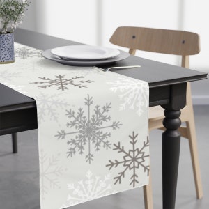 Snowflake Table Runner | Holiday Dining Decor | Winter Decor | Xmas Gift for Her | Table Linen