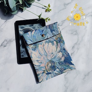 Etui Kindle vintage en tissu à broder blues français pour étui Paperwhite 12e génération, Kindle Colorsoft, Paperwhite 11e génération, nouveau Kindle 6" 2024
