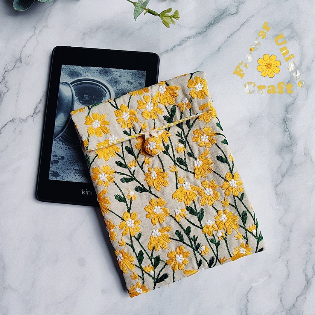 Beige Fabric Yellow Daisies Padded Kindle Sleeve for Paperwhite 12th ...