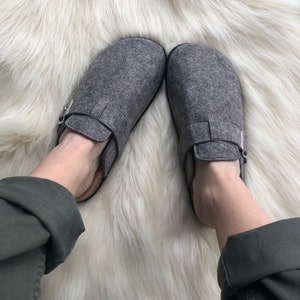 Wool Cork Clogs in Grey / Felt Clog Sandals. afbeelding 9