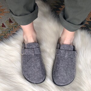 Wool Cork Clogs in Grey / Felt Clog Sandals. afbeelding 2