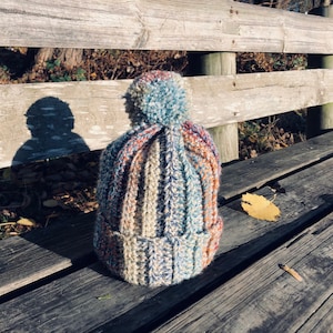 Gorro con pompón en tonos pastel / Gorro con pompón de punto grueso / Gorro de invierno / Gorro con pompón tipo gorro.