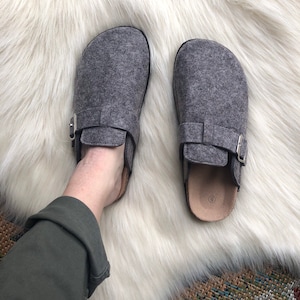 Wool Cork Clogs in Grey / Felt Clog Sandals. image 3