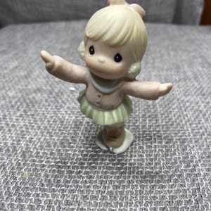 Vintage Precious Moments Figure *Mazie Sugar Town by Enesco (Retired)