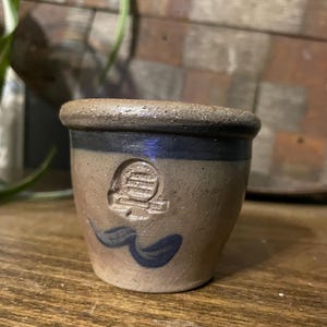 Jarrón miniatura de cerámica Rowe Pottery Works vintage de 1989 con esmalte de sal