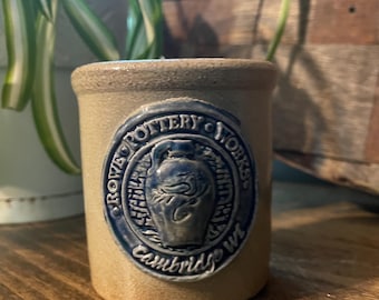 Rowe Pottery Works 2004 Blue Slip 1/2 Pint Crock-Salzglasur