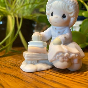 Vintage Precious Moments Figure *Heather Sugar Town   by Enesco (Retired)