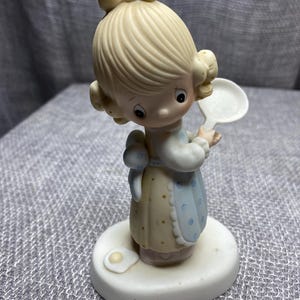 Vintage Precious Moments *Eggs Over Easy by Enesco  (Retired)