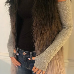 Women's arm warmers: Fashionable, fitted "Chin Chillin" Warmadillas" light grey sweater rib-knit fabric; Unique gift for women!