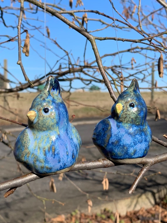 Fröhliches, blau-grünes Haubenmeisenpaar/Gartendeko/Keramikvogel frostfest