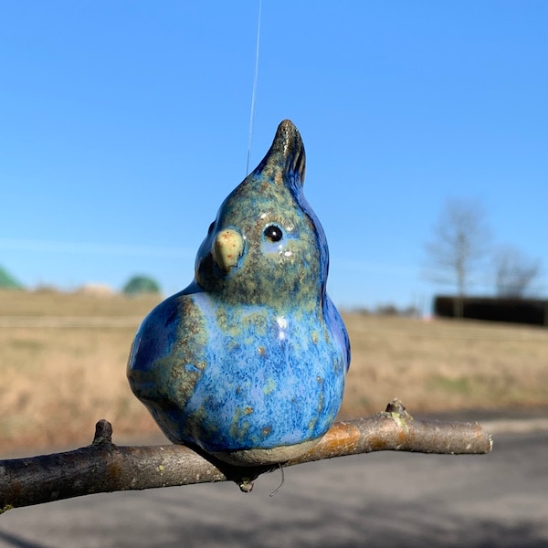 Fröhliche, blau-grüne Haubenmeise/Gartendeko/Keramikvogel frostfest