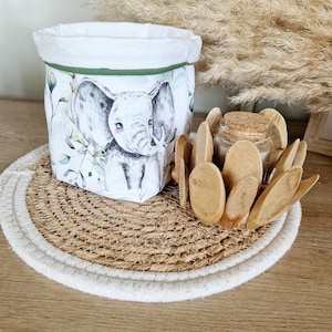 Zestaw zmywalnych chusteczek do demakijażu wykonanych z bambusowej froty. Sprzedawane z koszykiem lub bez.