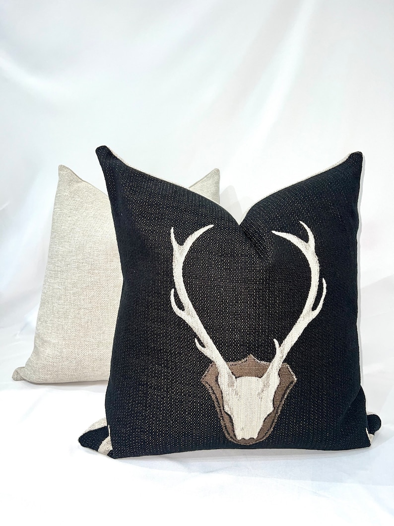 Funda de almohada Harbour Deer / Black Throw Hecho en Canadá imagen 5