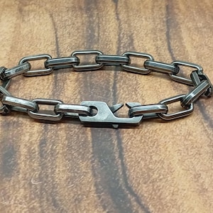 Industriellt länkarmband: Oxiderat rostfritt stål med krokspänne, rektangulär kedja, herrsmycken