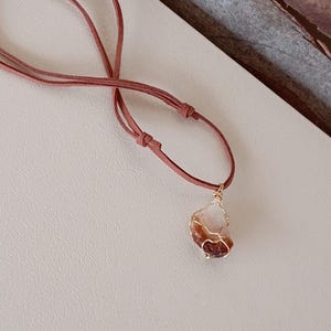 Raw Citrine Crystal Necklace Wire Wrapped pendant Healing Crystal,  Women&#39;s Pendant Necklace, Raw Gemstone Necklace, Protection Stone