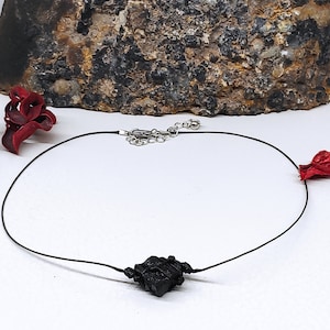 Natural Raw Black Tourmaline Choker Necklace,Bohemian Choker, Single Raw Tourmaline Choker Tiny Raw Crystal, Gemstone Necklace